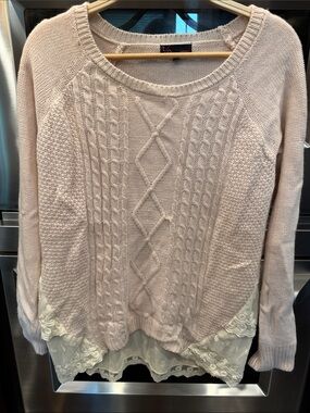 Women’s Cream Cable-Knit Sweater with Lace Hem